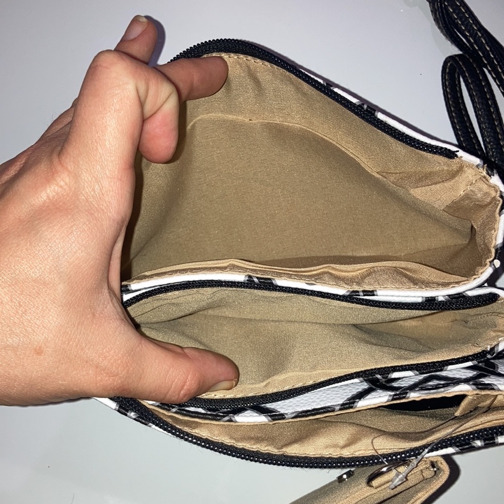 Stone & Co. Crossbody Purse - Picture 8 of 13